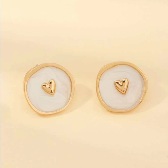 Gold 4/$25 Heart Circle Hoop Earrings - Picture 2 of 2
